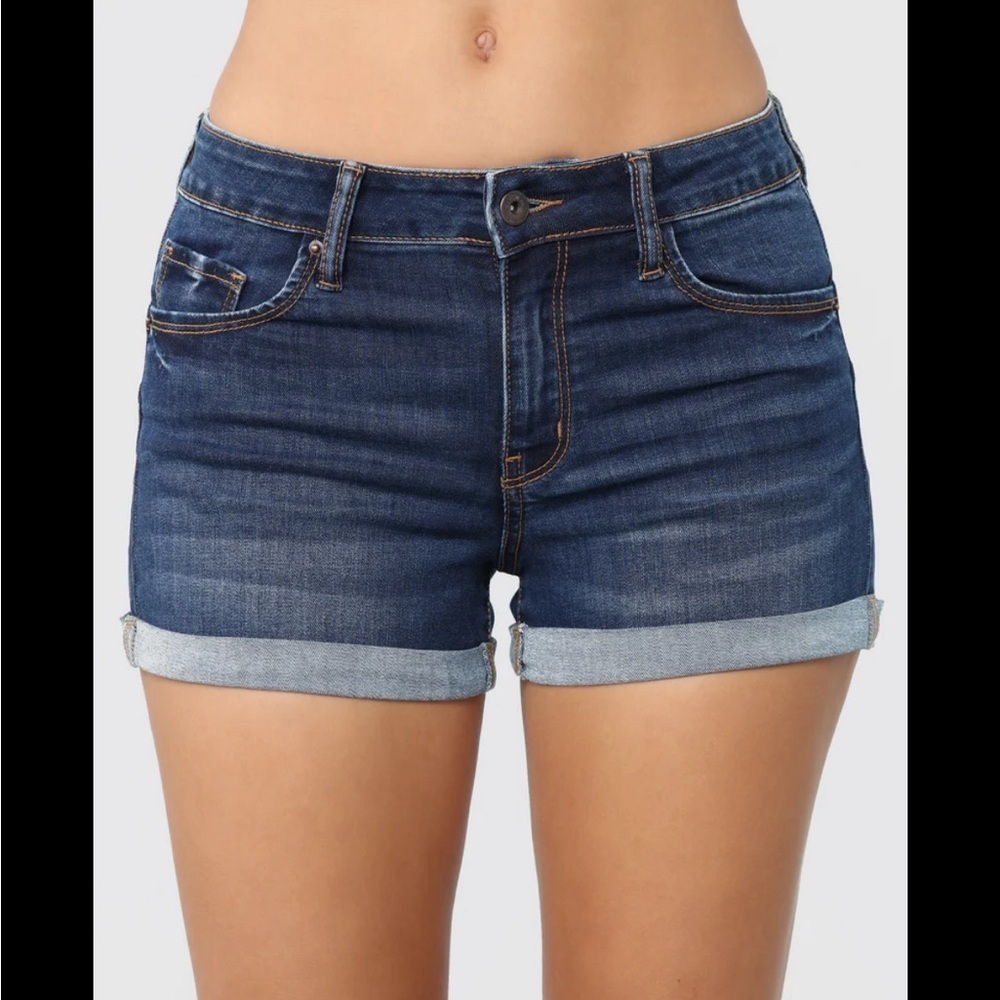 NWT Fashion Nova Lightly Bleached Med. Blue Cheeky Jean Shorts Size 1 Juniors